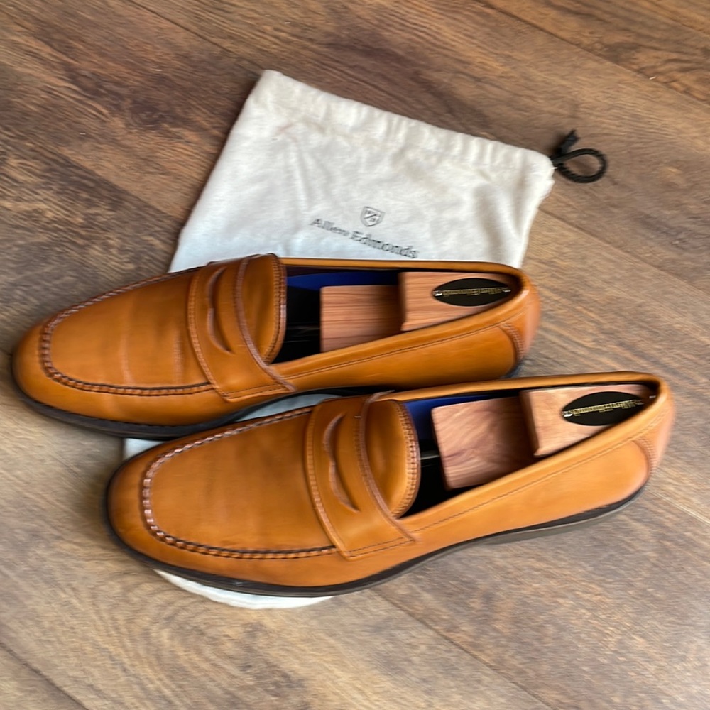 Randolph Loafer (Men)
Allen Edmonds 10.5B
USED